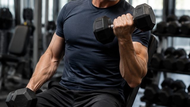 New Study Reveals Weight Training's Impact on Longevity | fr