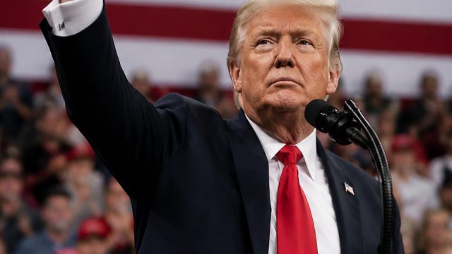 Trump Highlights Economic Gains Ahead of Midterms in Pennsyl