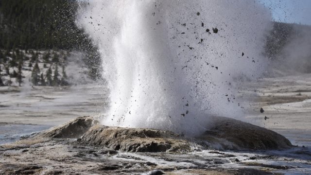 Yellowstone National Park Experiences New Hydrothermal Explo